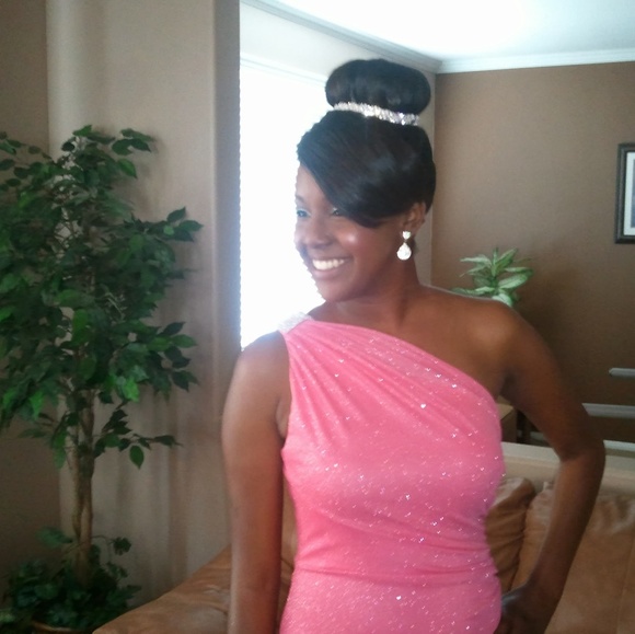 One shoulder gown - Picture 6 of 6